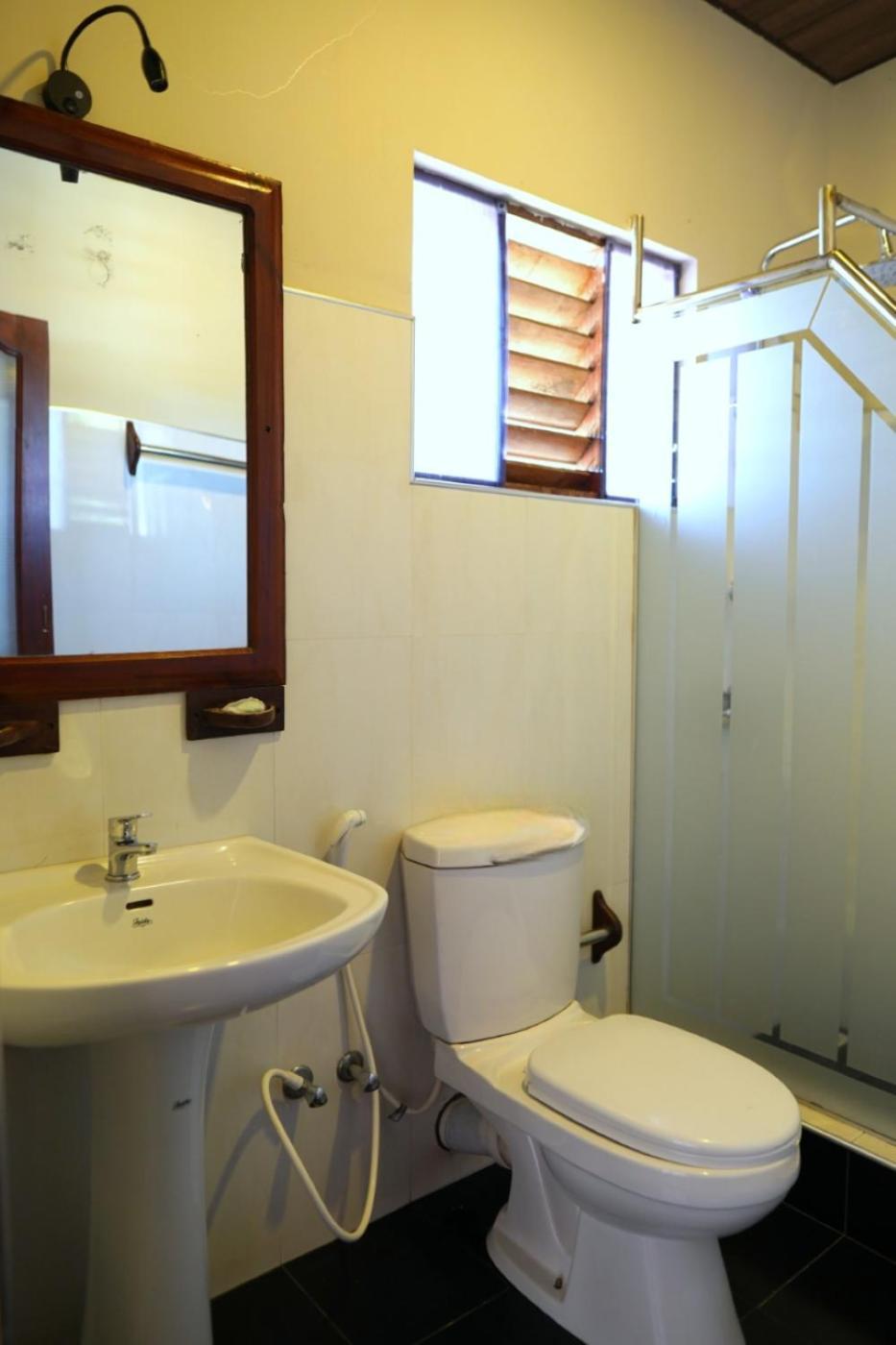 Pub Ceylon Hostel Ella Ngoại thất bức ảnh